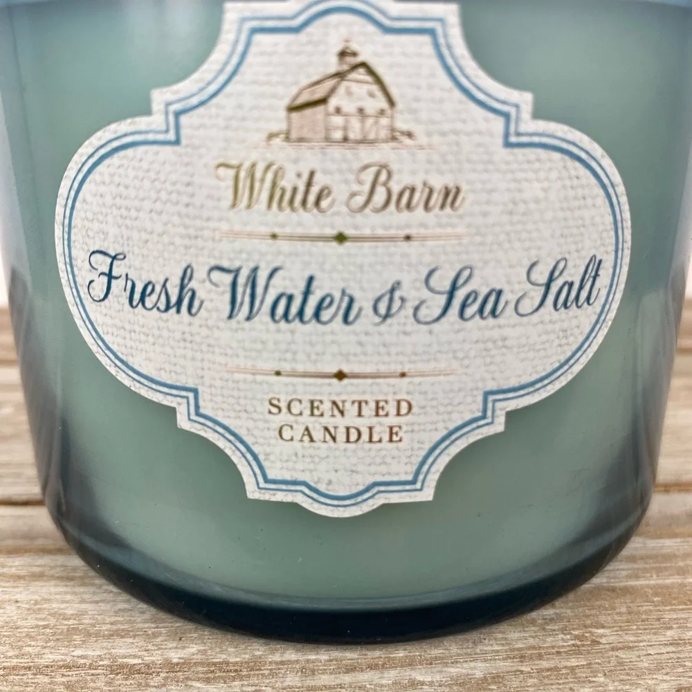 White Barn/Bath & Body Works FRESH WATER & SEA SALT 3-Wicks’s 14.5oz candle RARE - Picture 2 of 7